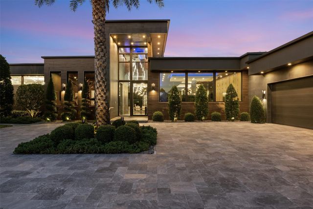 2213 NE 37th Dr, Fort Lauderdale, FL 33308