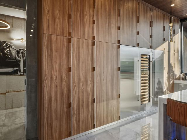 2213 NE 37th Dr, Fort Lauderdale, FL 33308