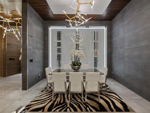 2213 NE 37th Dr, Fort Lauderdale, FL 33308