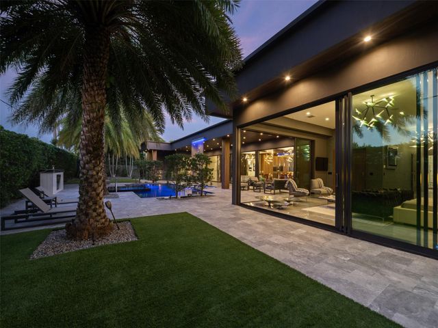 2213 NE 37th Dr, Fort Lauderdale, FL 33308