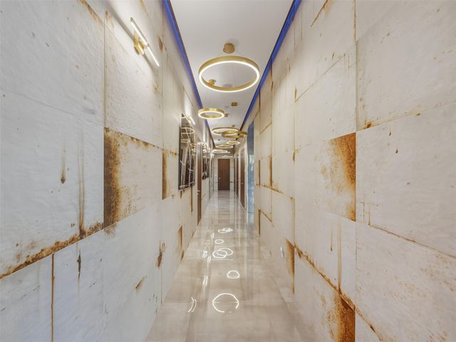 2213 NE 37th Dr, Fort Lauderdale, FL 33308