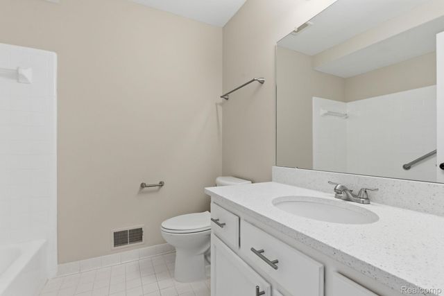 26224 Jackgrove Lane, New Baltimore, MI 48051