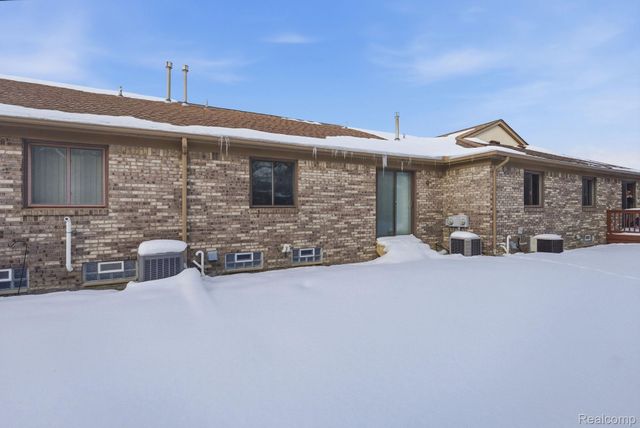 26224 Jackgrove Lane, New Baltimore, MI 48051