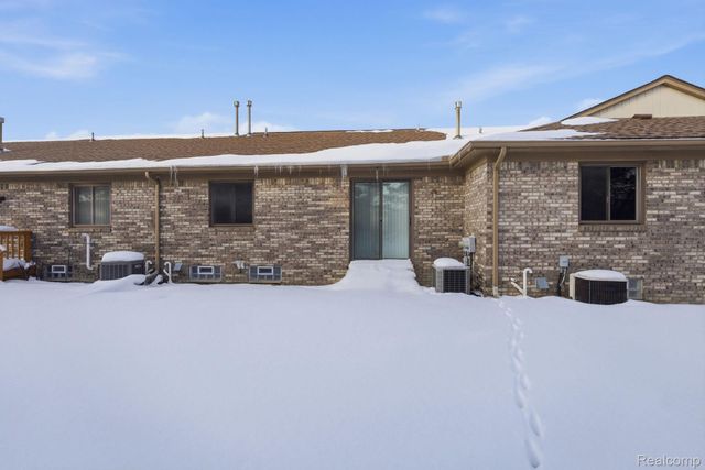 26224 Jackgrove Lane, New Baltimore, MI 48051