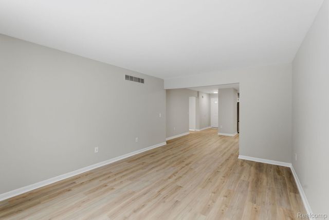 26224 Jackgrove Lane, New Baltimore, MI 48051