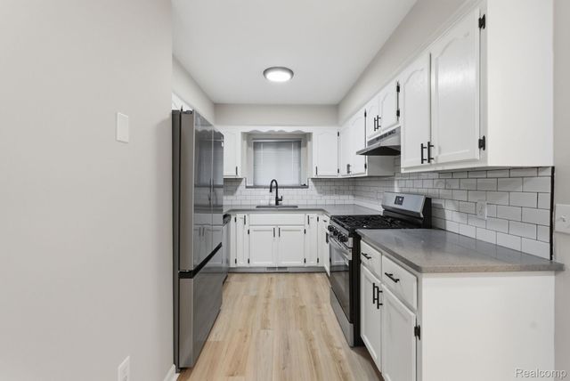 26224 Jackgrove Lane, New Baltimore, MI 48051