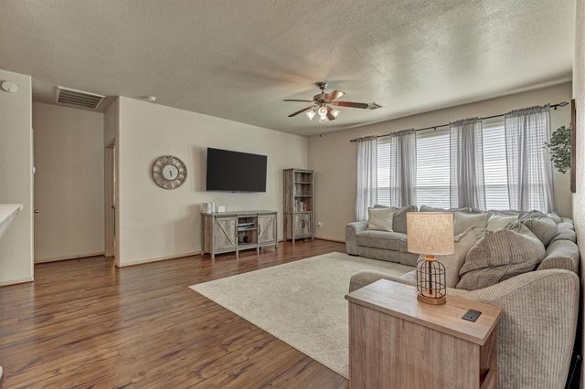8707 Auburn Mane Drive, Tomball, TX 77375