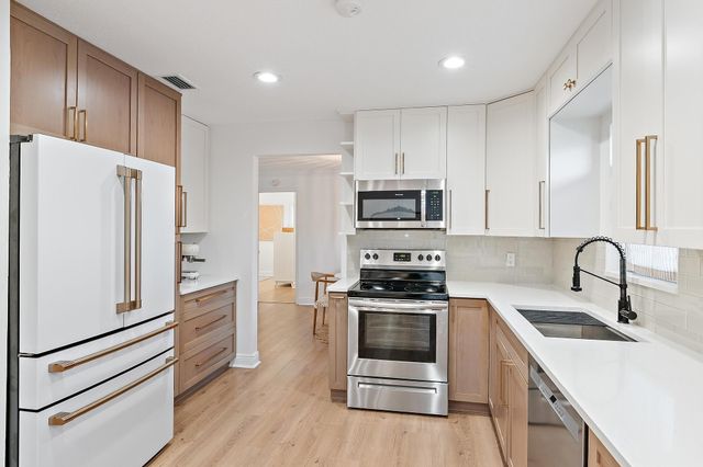 4303 Elm Avenue, Palm Beach Gardens, FL 33410