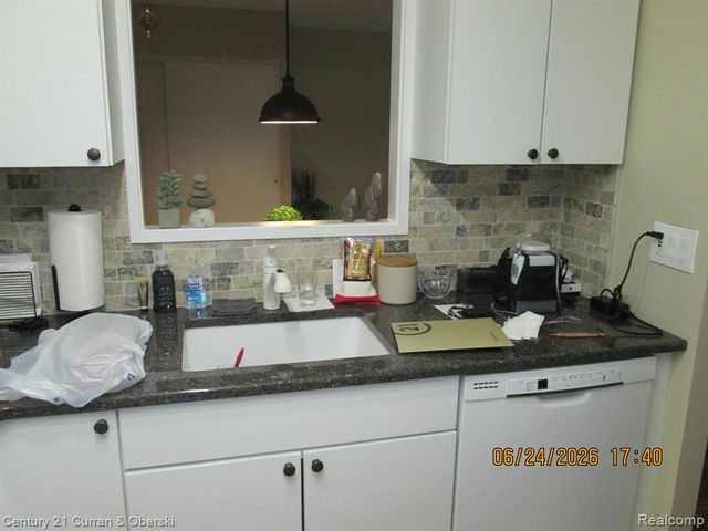 21800 Morley Avenue 403, Dearborn, MI 48124