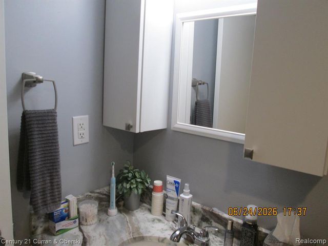 21800 Morley Avenue 403, Dearborn, MI 48124