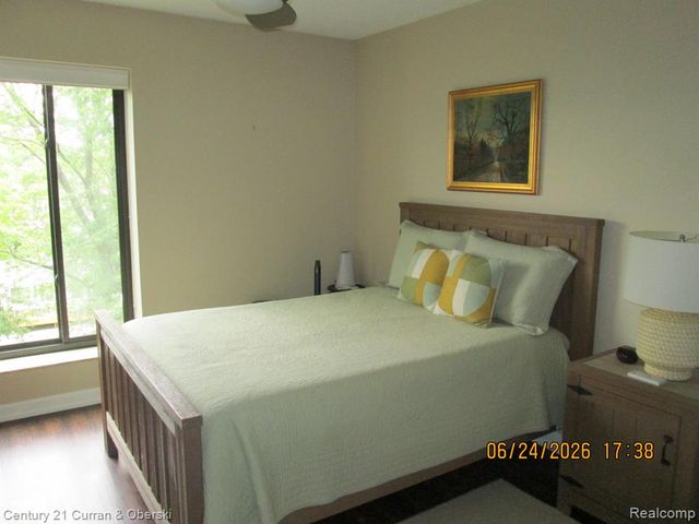 21800 Morley Avenue 403, Dearborn, MI 48124