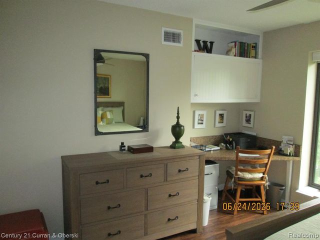 21800 Morley Avenue 403, Dearborn, MI 48124