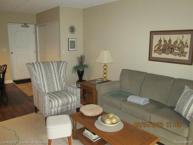 21800 Morley Avenue 403, Dearborn, MI 48124