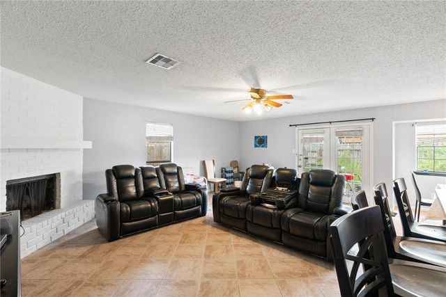 3405 Cartagena Dr, Corpus Christi, TX 78418