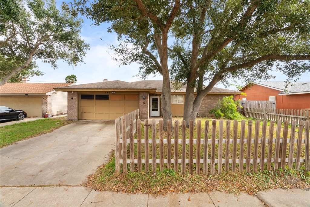 3405 Cartagena Dr, Corpus Christi, TX 78418