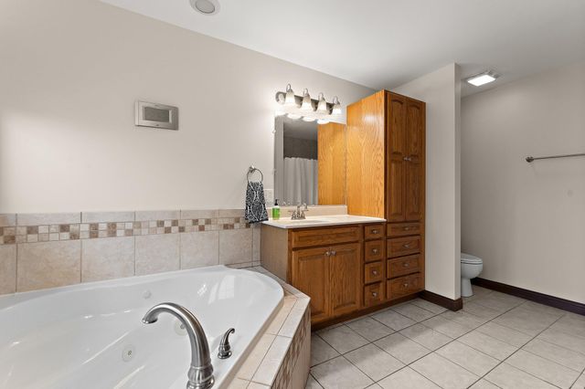 9560 W 96th Place, St. John, IN 46373