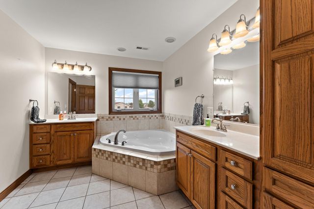 9560 W 96th Place, St. John, IN 46373