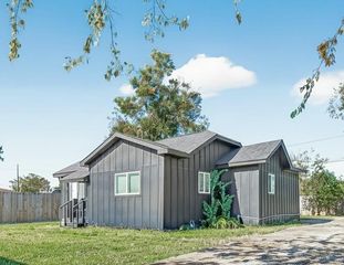 978 Saint Clair Street, Houston, TX 77088