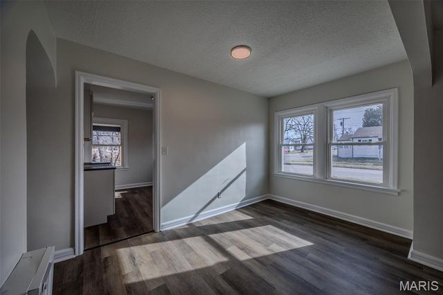 6 Cambridge Court, Lebanon, MO 65536