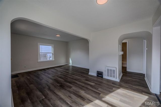 6 Cambridge Court, Lebanon, MO 65536