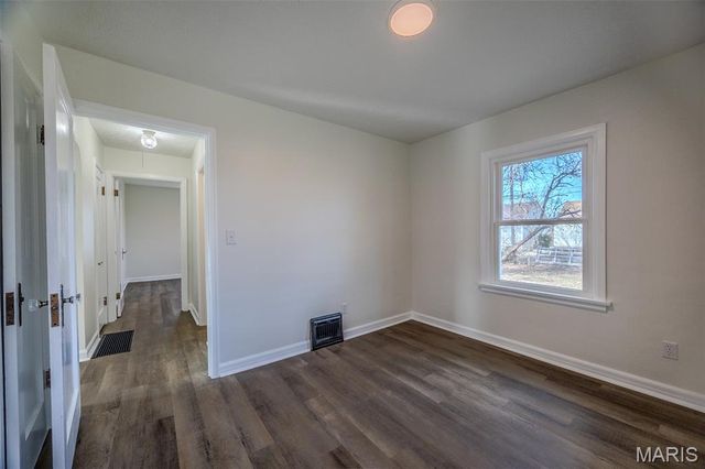 6 Cambridge Court, Lebanon, MO 65536