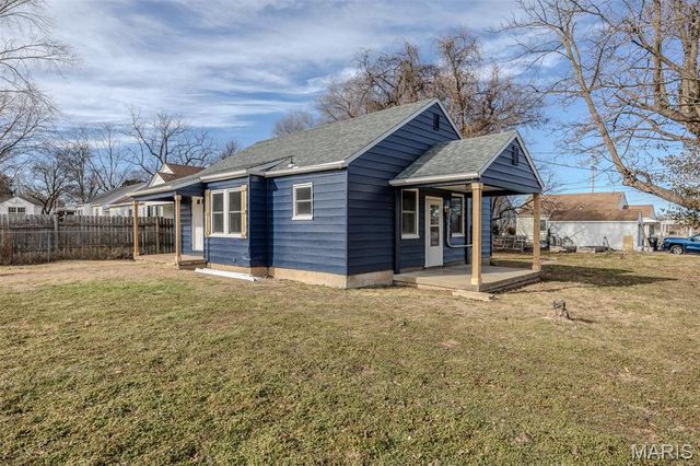 6 Cambridge Court, Lebanon, MO 65536