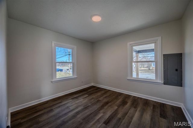 6 Cambridge Court, Lebanon, MO 65536