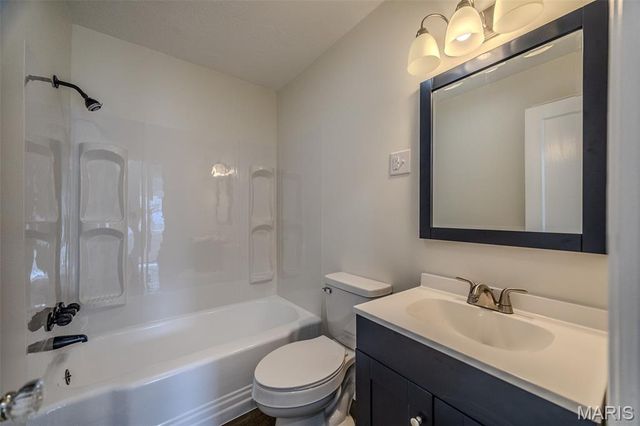 6 Cambridge Court, Lebanon, MO 65536