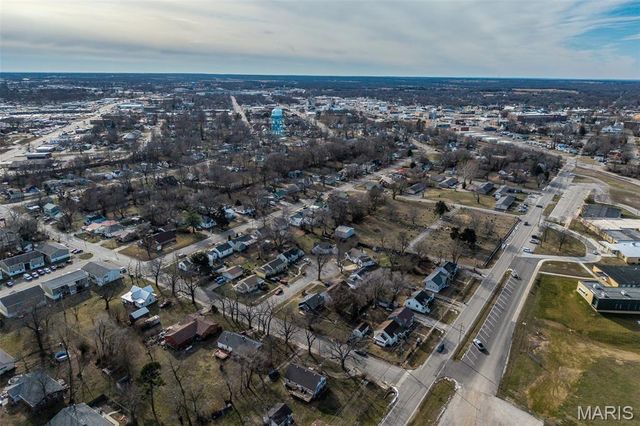 6 Cambridge Court, Lebanon, MO 65536