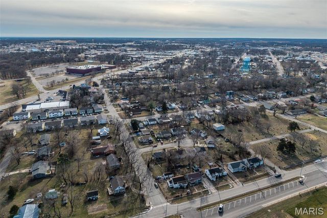 6 Cambridge Court, Lebanon, MO 65536