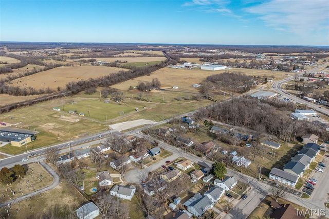 6 Cambridge Court, Lebanon, MO 65536