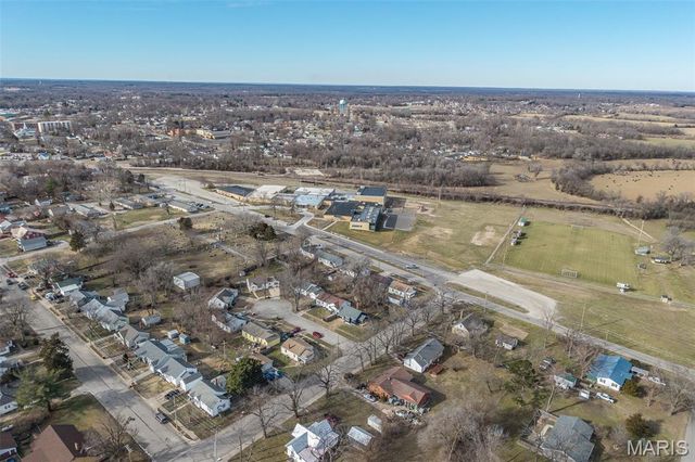 6 Cambridge Court, Lebanon, MO 65536