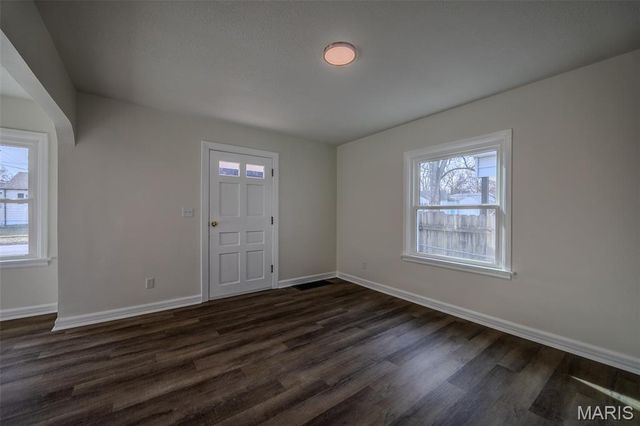 6 Cambridge Court, Lebanon, MO 65536