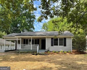 113 5TH Avenue, Jonesboro, GA 30236