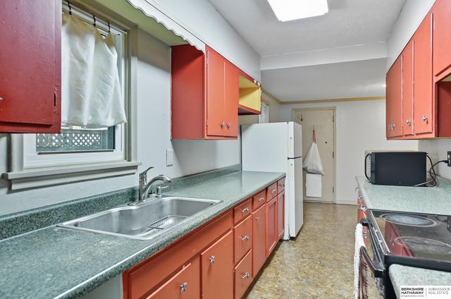 2232 Wilson Drive, Bellevue, NE 68005