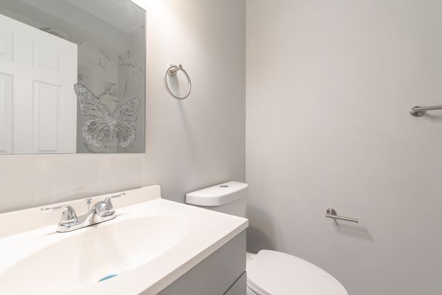 184 Avenue C -3, Woonsocket, RI 02895