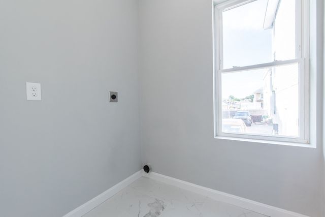 184 Avenue C -3, Woonsocket, RI 02895