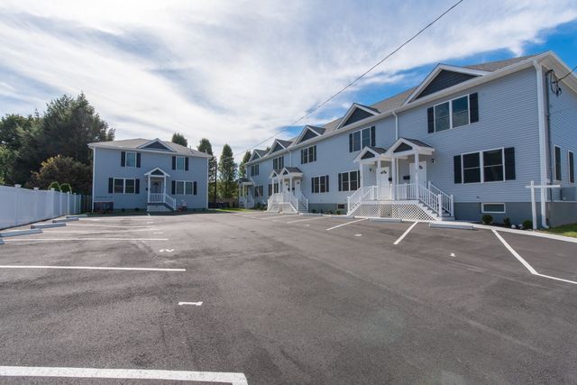 184 Avenue C -3, Woonsocket, RI 02895