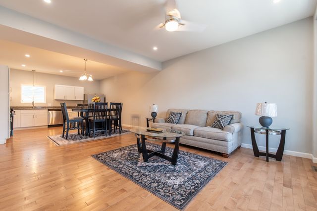 184 Avenue C -3, Woonsocket, RI 02895