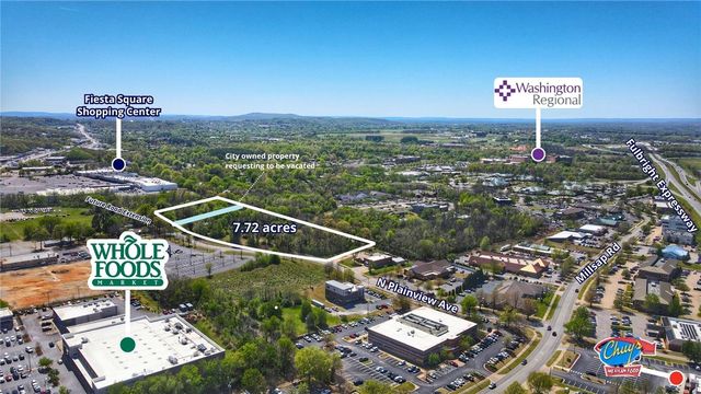 N Plainview Avenue, Fayetteville, AR 72703
