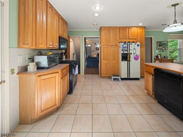 39 Union Pl, Bloomfield Twp., NJ 07003