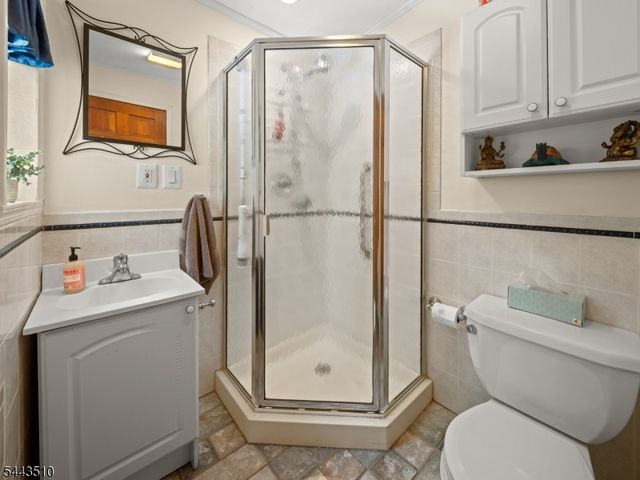 39 Union Pl, Bloomfield Twp., NJ 07003