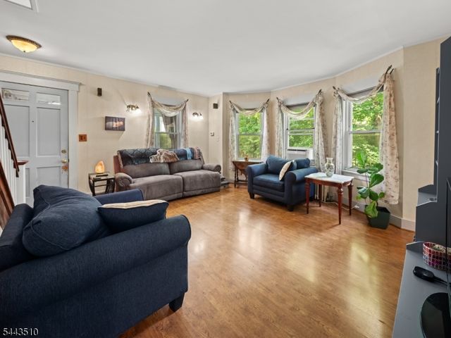 39 Union Pl, Bloomfield Twp., NJ 07003