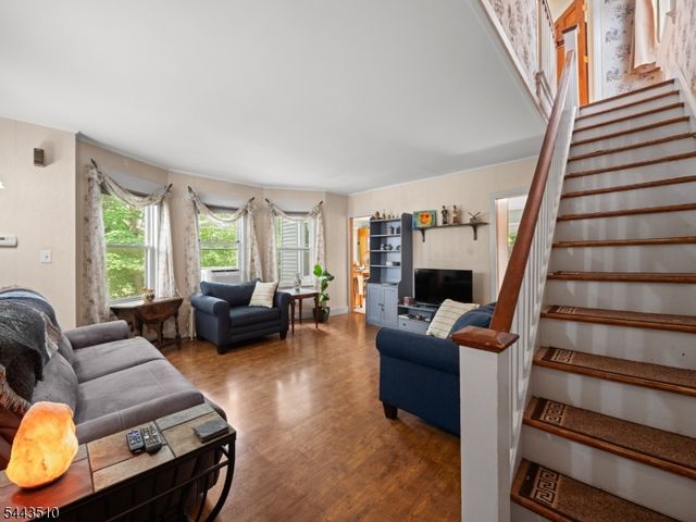 39 Union Pl, Bloomfield Twp., NJ 07003