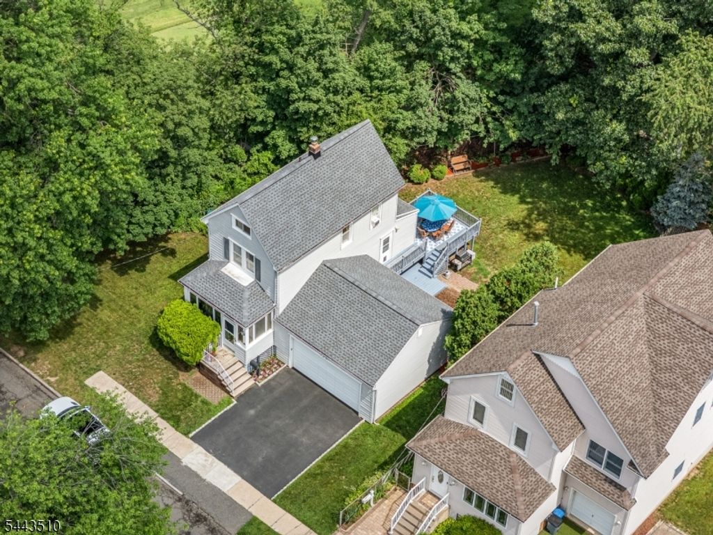 39 Union Pl, Bloomfield Twp., NJ 07003