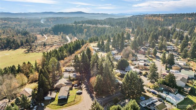 13405 Cedar Court E, Bonney Lake, WA 98391