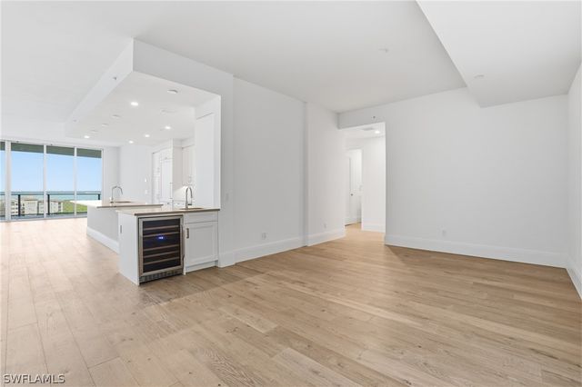 4810 Pelican Colony 1004, Bonita Springs, FL 34134