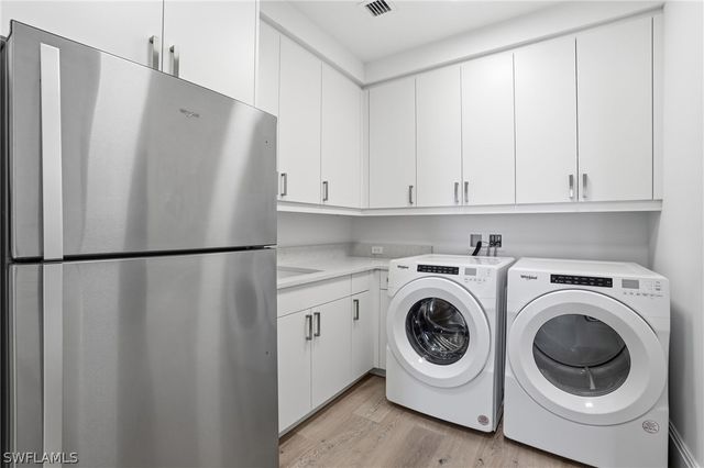 4810 Pelican Colony 1004, Bonita Springs, FL 34134