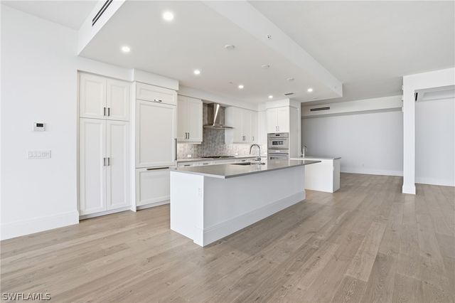 4810 Pelican Colony 1004, Bonita Springs, FL 34134