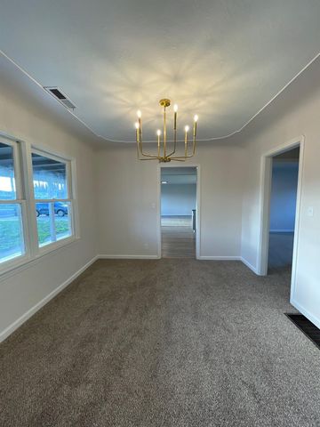 917 9th St, Turlock, CA 95380